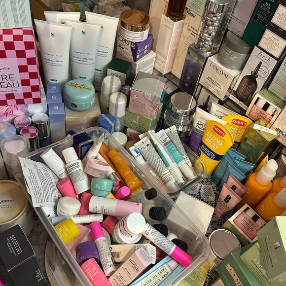 SKINCARE Mystery box full of goodies! - Picture 3 of 11